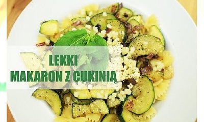 Makaron z cukinią i mozzarellą