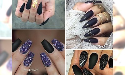 Elegancki manicure na Sylwestra: czerń z dodatkiem mieniących się dodatków