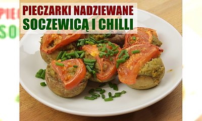 Pyszne i aromatyczne nadziewane pieczarki z soczewicą i chilli