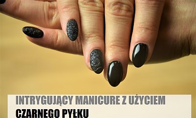 Wytworny czarny manicure - mat i czarny pyłek