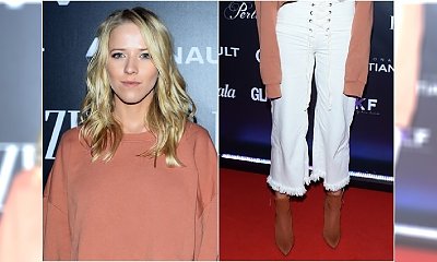 Jessica Mercedes na pokazie Bizuu: obcięta bluza, za długie rękawy i za krótkie spodnie. Jak to wygląda?