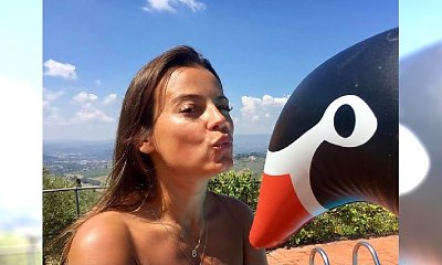 Anna Mucha opala się topless we Włoszech. Fani: Spaliłaś się