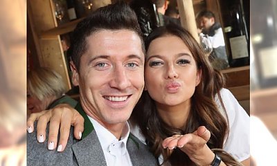 Anna Lewandowska kąpie się z Klarą: "Lewandowska bez niani, sensacja miesiąca"