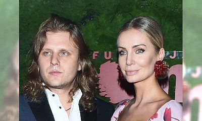 Agnieszka Woźniak-Starak na Balu TVN w sukni z ogromnym dekoltem. Dawno nie pokazywała tyle biustu!