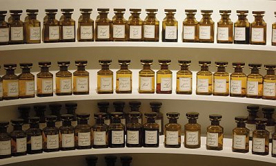Perfumy kontra wody toaletowe – co wybrać na ważną okazję?