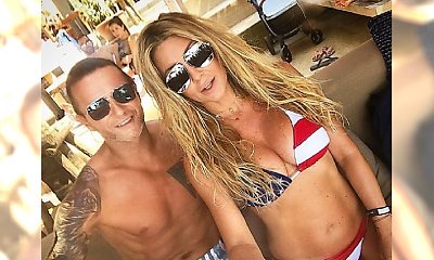 Małgorzata Rozenek w bikini wyleguje się na materacu z mężem. Fanka: Zostawi pani coś dla siebie? Odpowiedziała