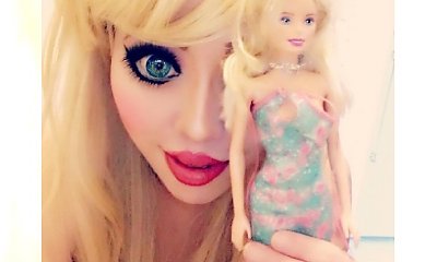 Żywa Barbie powiększyła oczy. To puste spojrzenie jest przerażające!