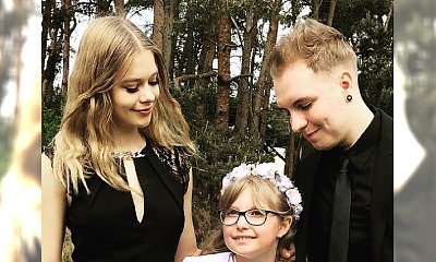 Julia Wróblewska pokazała, jak ubrała się na komunię św. Fanów zaciekawił jeden szczegół