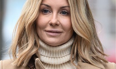 Małgorzata Rozenek w za ciasnym płaszczyku. Ledwie go dopięła w pasie!