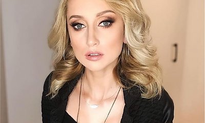 WOW, to naprawdę JUSTYNA ŻYŁA?! Nowa fryzura, mini, kozaki. Tak seksownie nie wyglądała nawet w "Playboyu"!