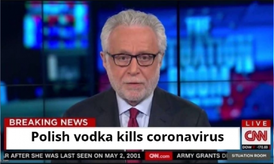 Koronawirus w Polsce - Internet zalały tematyczne memy. Śmiech przez łzy?