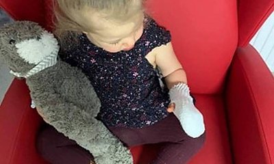 Matka 2-latki na chwilę odwróciła wzrok. Chwilę później zobaczyła, że sokowirówka wciągnęła rączkę dziecka