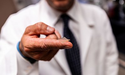 Koronawirus: Ten mały plaster może być nadzieją zakażonych wirusem. Poznaj PittCoVacc