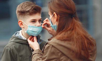 Od dziś obowiązuje nakaz noszenia maseczek. Sprawdź, których maseczek lepiej NIE nosić