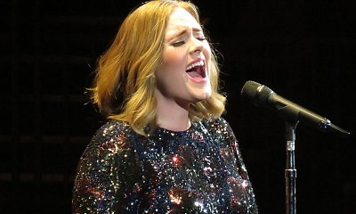 Bardzo szczupła Adele pozuje w mini, podkreślając chude nogi. Fani: "SZOK! Jak modelka!"