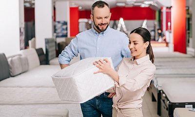 Dobry materac i poduszka to podstawa zdrowego snu. Czym kierować się podczas ich wyboru? Zapytaliśmy eksperta z Hilding Anders