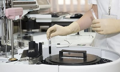 Polacy są o krok od wyprodukowania leku na COVID-19. Kiedy trafi do chorych?