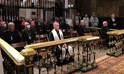 Biskupi wprowadzają poprawki do modlitw! Zmiany nie ominą nawet "Zdrowaś Maryjo"