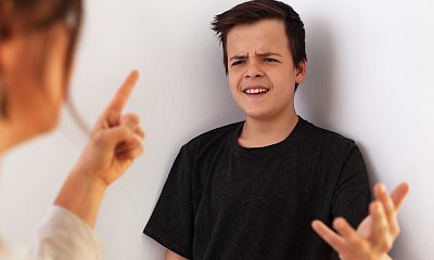 14-letni Gracjan nie chce nosić maseczki, bo uważa, że "noszą ją frajerzy". Matka nie ma już siły