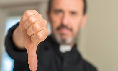 Jaka pandemia? Ksiądz z Dolnego Śląska rusza z kolędami. Wysłał wiernym koperty na pieniądze