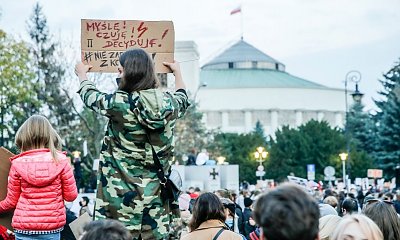 Strajk Kobiet ostrzega przed prowokacjami. "Straż Narodowa" mobilizuje się przed protestami