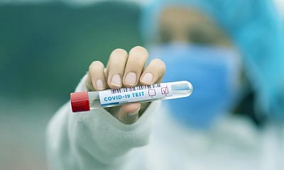 Nowy, bardziej zaraźliwy szczep COVID-19. Pilne spotkanie państw UE