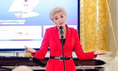 Agata Duda w ciekawej kreacji. W ten sposób wsparła Strajk Kobiet?