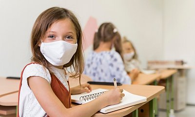 Znamy konkretną datę powrotu uczniów klas 1-3 do szkół. Minister Zdrowia podał szczegóły!