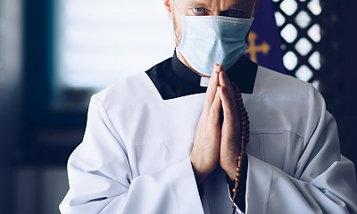 Szczepienia księży przeciw COVID-19 odbędą się poza kolejką?!