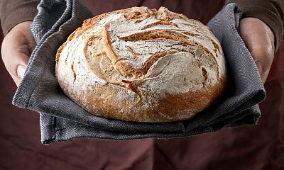 Przepis na domowy chleb na zakwasie, który zasmakuje każdemu