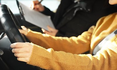 "Ósmy raz zdaję egzamin na prawo jazdy. Wszyscy się ze mnie śmieją. Mam odpuścić?"