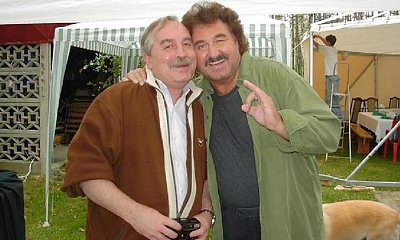 Brat Krzysztofa Krawczyka nie wie o jego śmierci?! Sam walczy o życie!