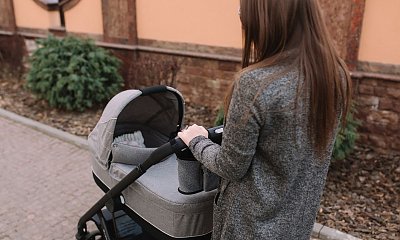"Nakryłam wózek pieluszką, żeby zapewnić córce trochę cienia. Usłyszałam, że jestem wyrodną matką"