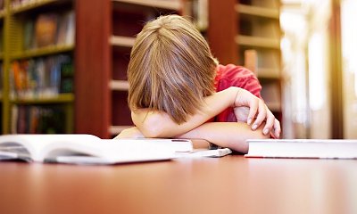 "Dlaczego moje dziecko ma czytać starocie w stylu Sienkiewicza? Czemu nie idziemy z duchem czasu?!"