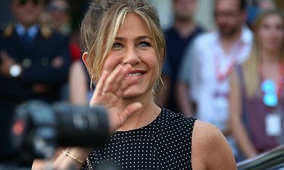 Jennifer Aniston owinięta ręcznikiem pokazuje twarz bez makijażu! "Seksi, uwielbiam" - piszą fani