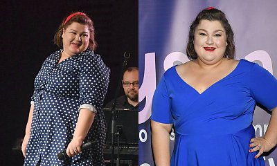 Dominika Gwit w dwóch sukienkach na premierze stand-upu. Granatowa mini w kropki w stylu pin-up girl odsłoniła nogi. W której lepiej?