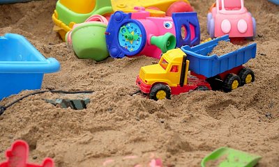 "Dziecko z klatki obok kradnie zabawki mojemu synkowi. Dałam mu lekcję, którą zapamięta!"