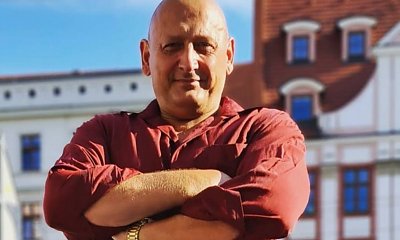 Jacek Wójcik z "Królowych życia" obchodzi dzisiaj urodziny! Z tej okazji przypominamy jego najzabawniejsze zdjęcia!
