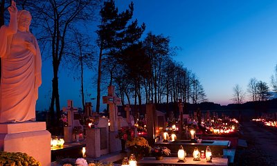 Zaduszki — skąd wzięło się święto zmarłych i kiedy obchodzimy je w Polsce?