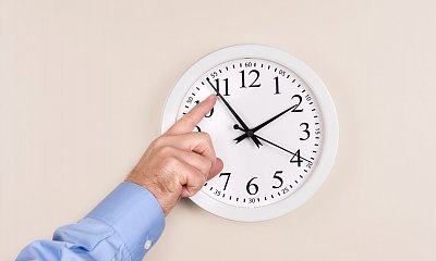 Zmiana czasu — wszystko, co warto wiedzieć. Sprawdź kiedy przestawiamy zegarki!