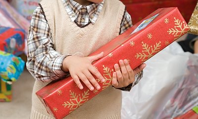 "Synowa robi składkowy prezent dla Antosia. Kto kupuje 10-latkowi telefon i to za kilka tysięcy?!"