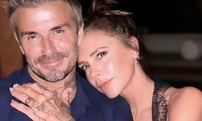 Victoria Beckham z mężem pokazują się w świątecznych stylizacjach. Wyszło zabawnie?