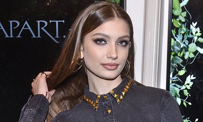 Viki Gabor w ogromnej sukni z dekoltem niczym księżniczka śpiewa przed Parą Prezydencką. Udana stylizacja?
