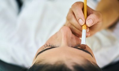 Brwi pudrowe - wszystko, co powinnaś o nich wiedzieć