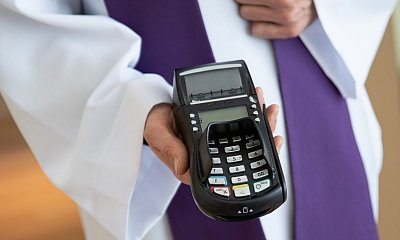 "W mojej parafii ksiądz z ambony powiedział, ile mamy dać w kopercie. Oniemiałam, gdy to usłyszałam"