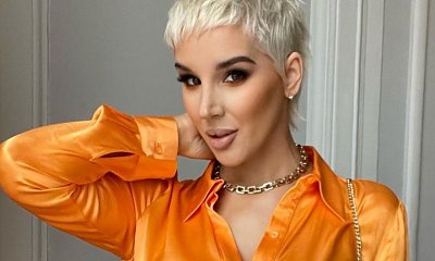 Lil Masti w mega kobiecej, czerwonej sukience, która odsłania naprawdę sporo! "Jaka bogini"!