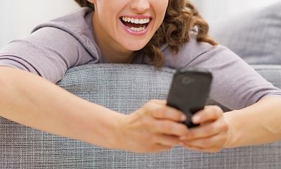 "Mam SMS-owy romans z sąsiadem, który wprowadził się do naszego bloku. Nie umiem tego przerwać..."