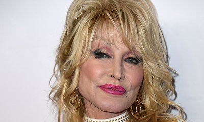 76-letnia Dolly Parton w kombinezonie ze szkiełek powala figurą i zwraca się do Ukraińców