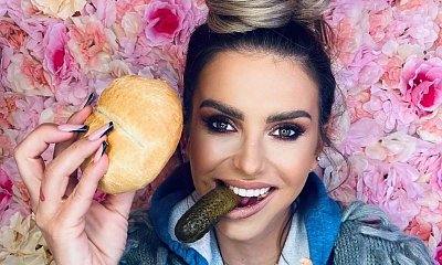 Monika Goździalska z "Big Brothera" pozuje jedynie w wyciętym body i długich kozakach! Fani: "Rozwaliłaś system!"