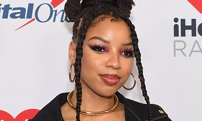 Chloe Bailey na rozdaniu nagród Grammy dosłownie BŁYSZCZY w oryginalnej stylizacji! "Uważaj, bo odlecisz w tej pelerynie!" - piszą fani